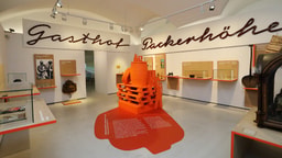Ausstellungsansicht "Aufbruch! Steiermark vs. Kärnten": Motiv "Arbeiten"