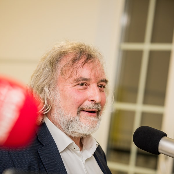 (k)ein Wahlpodcast: Frank Frey über Mercedes-Autos und Modelleisenbahnen