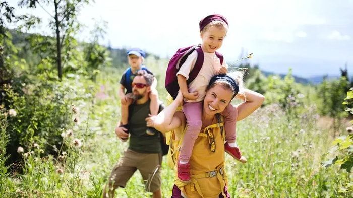 Familie beim Wander